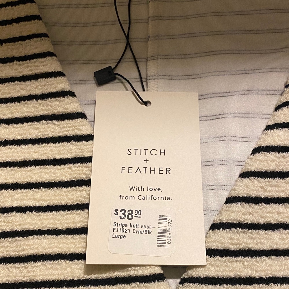 Striped Sleeveless Button Down Top - Picture 2 of 4